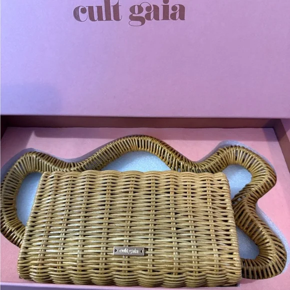 SOLD OUT DO NOT BUY Cult Gaia Elsa Clutch New In Box - Picture 3 of 7